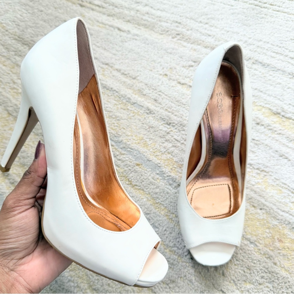 BCBG White Peep Toe Heels Size 6.5